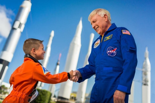 Kennedy Space Center Adventure & Dine with an Astronaut