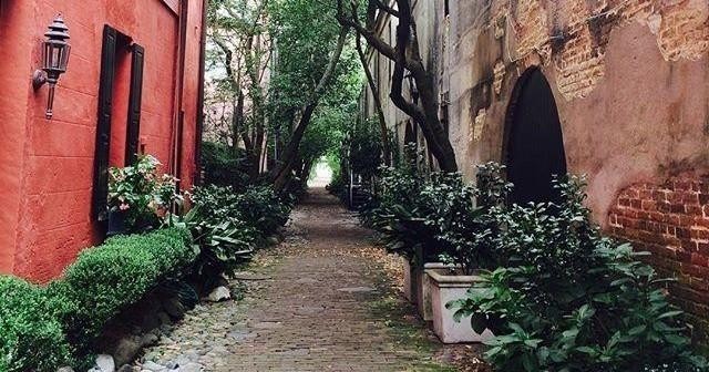 Charleston's Alleys and Hidden Passages - 2 Hours