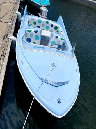 Blue Boat - 1hr