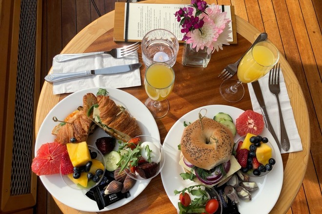 Around Manhattan Brunch Cruise - 2.75hrs