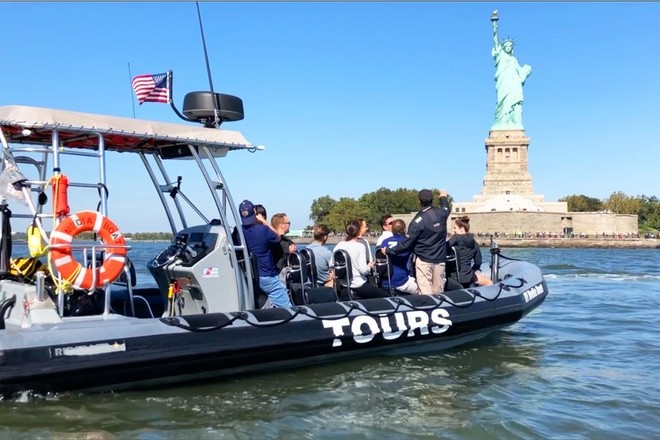 Statue of Liberty & Brooklyn Bridge Speedboat Ride - 30mins