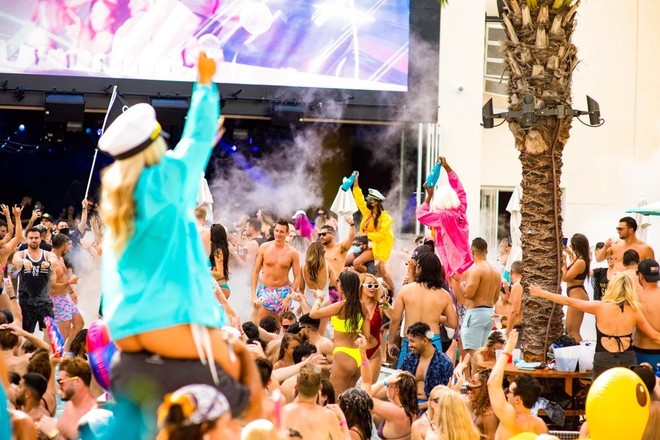 Miami Pool Party Package | Party Bus with Free Drinks