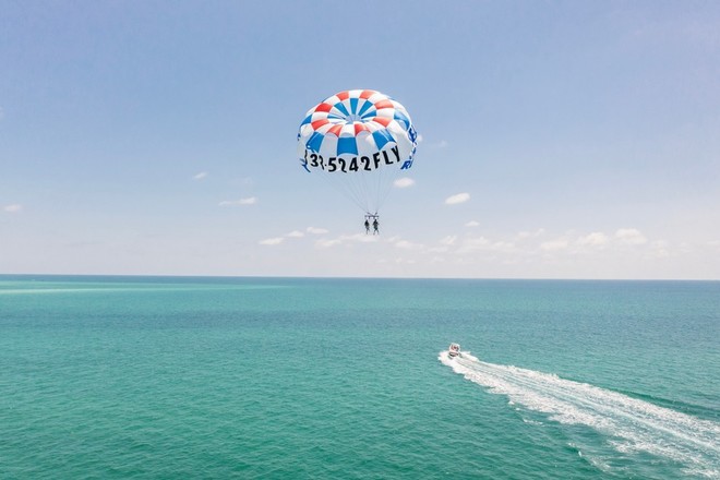 Bradenton Beach and Anna Maria Island Parasailing