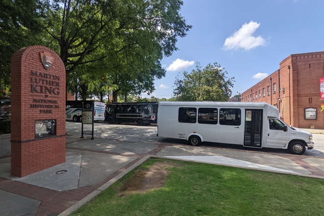 Discover Atlanta City Tour by Minibus