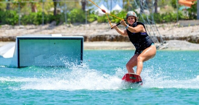 Complete Pass: Full Day with Wakeboard (Locals or Residents