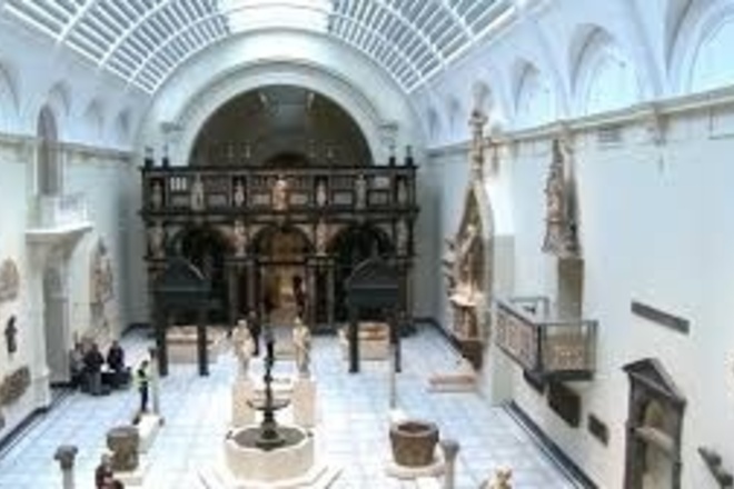 Private Tour to Victoria & Albert Museum
