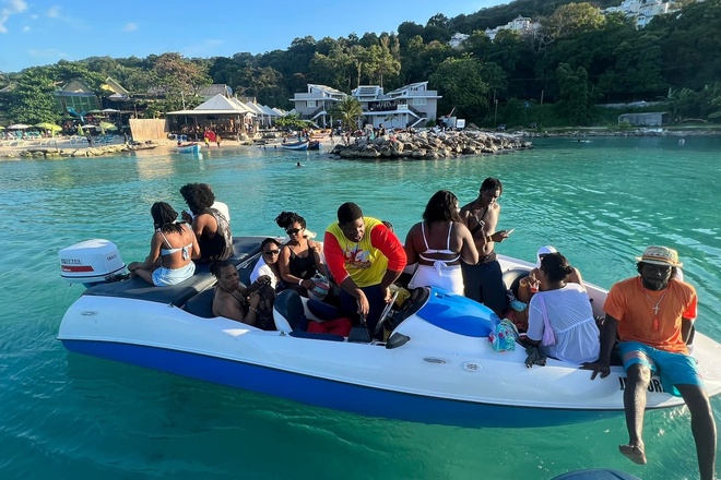 Speedboat Cruise (Lovers Cave)